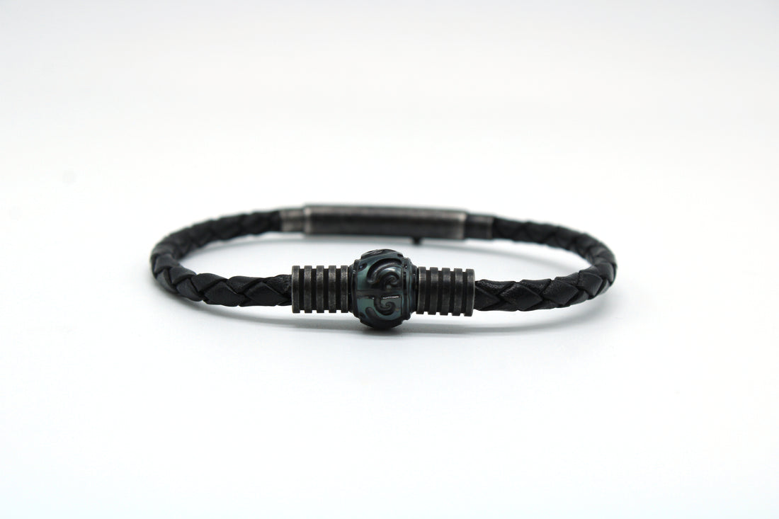 Reefline Bracelet - 11.5mm Carved Pearl