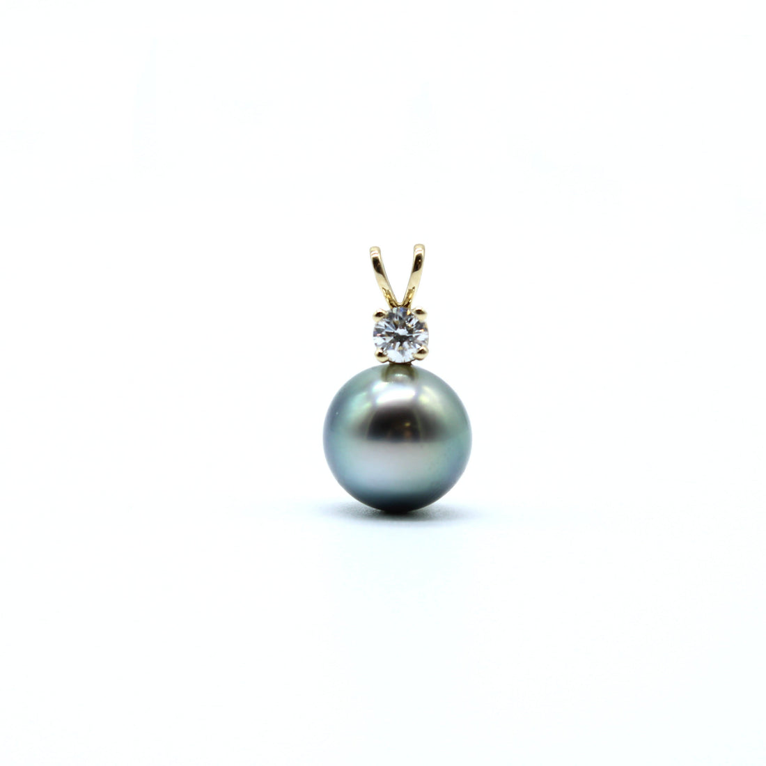 Temuna Pendant on 14K Yellow Gold