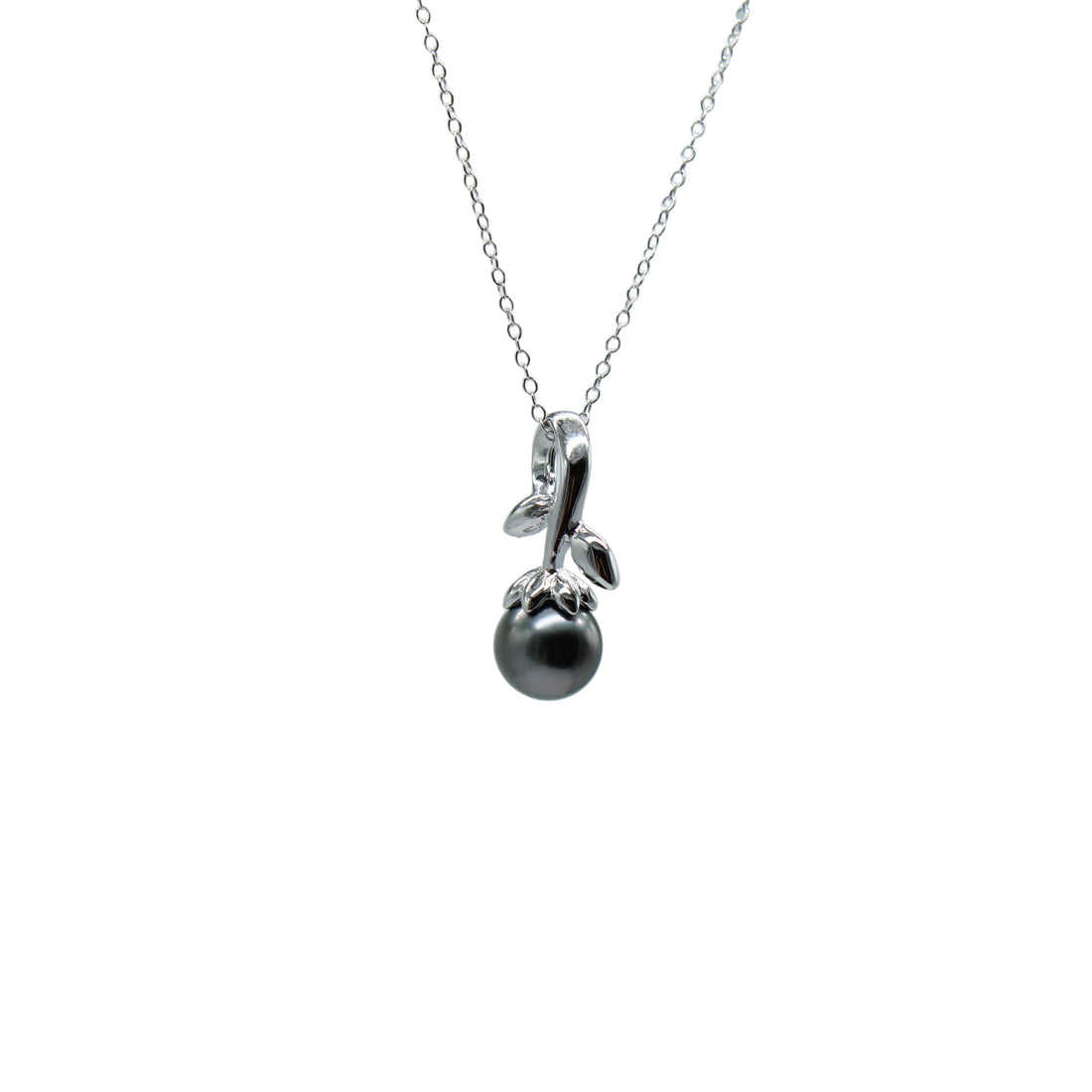 Vinea Necklace on Sterling Silver
