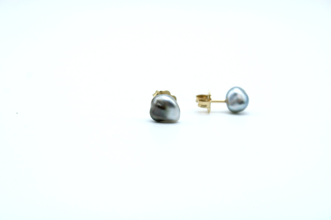 Keshi Floating Necklace and Keshi Stud Bundle