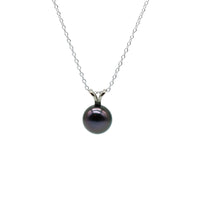 White gold necklace and pendant featuring a black pearl on a white background
